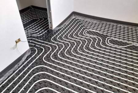 Plancher chauffant, avantages et inconvénients pour votre maison